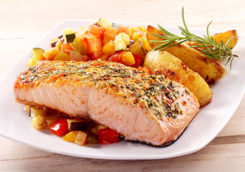 Grilled Salmon with Peach Salsa and Spring Mix